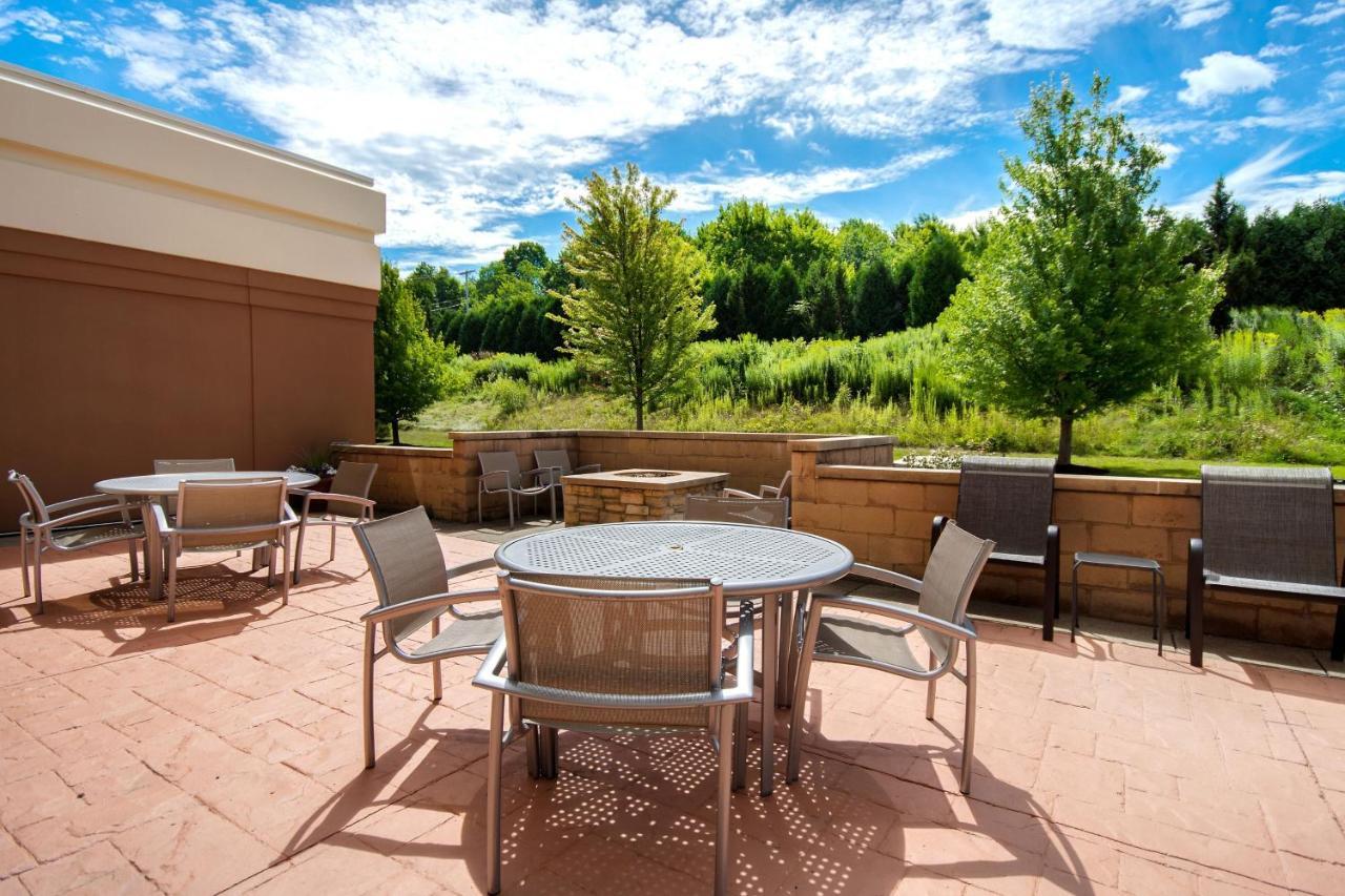 Springhill Suites Erie Kearsarge Екстериор снимка